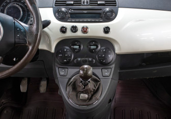 Подержанный автомобиль Fiat 500 Hatchback 2008 года (15 фото)