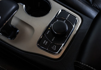 Подержанный автомобиль Jeep Grand Cherokee 2013 года (22 фото)