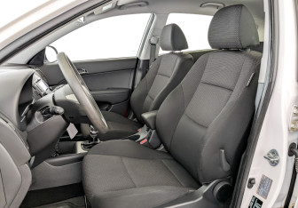 Подержанный автомобиль Hyundai i30 Hatchback 2011 года (20 фото)