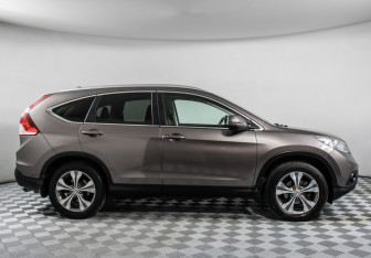 Подержанный автомобиль Honda CR-V 2014 года (4 фото)