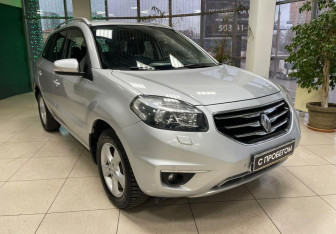 Подержанный автомобиль Renault Koleos 2012 года (3 фото)
