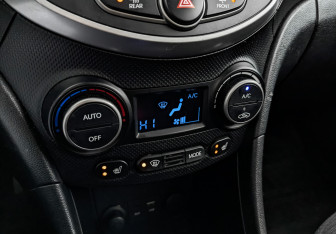 Подержанный автомобиль Hyundai Solaris Sedan 2016 года (26 фото)