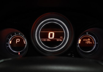 Подержанный автомобиль Citroen C4 Hatchback 2011 года (13 фото)