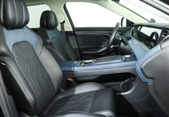 Подержанный автомобиль Voyah Free 2023 года (17 фото)