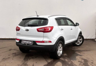 Подержанный автомобиль Kia Sportage 2011 года (8 фото)