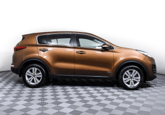 Подержанный автомобиль Kia Sportage 2016 года (4 фото)