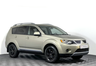 Подержанный автомобиль Mitsubishi Outlander 2008 года (3 фото)