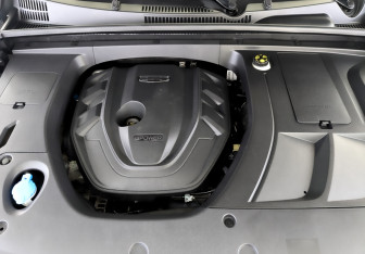 Подержанный автомобиль Geely Tugella 2022 года (9 фото)