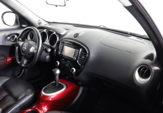 Подержанный автомобиль Nissan Juke 2013 года (6 фото)
