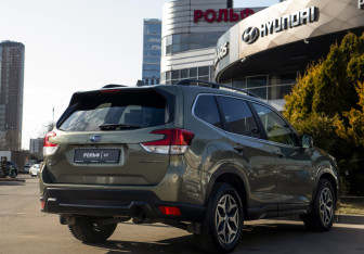 Подержанный автомобиль Subaru Forester Suv 2019 года (4 фото)