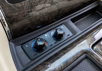 Подержанный автомобиль Toyota Alphard 2020 года (27 фото)