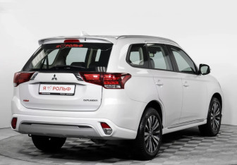 Новый Mitsubishi Outlander 2023 (5 фото)