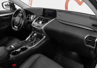 Подержанный автомобиль Lexus NX 2021 года (9 фото)