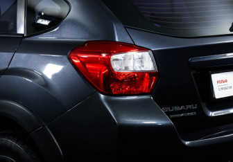 Подержанный автомобиль Subaru XV 2014 года (16 фото)