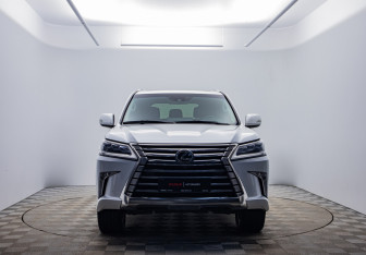 Подержанный автомобиль Lexus LX 2020 года (2 фото)