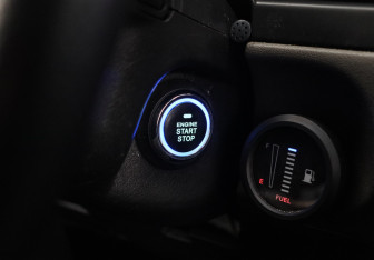 Подержанный автомобиль Mitsubishi Pajero 2005 года (24 фото)