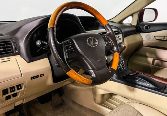Подержанный автомобиль Lexus RX 2010 года (13 фото)