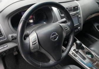 Подержанный автомобиль Nissan Teana 2014 года (14 фото)