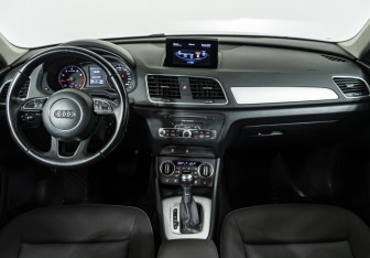 Подержанный автомобиль Audi Q3 2015 года (13 фото)