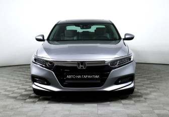 Подержанный автомобиль Honda Accord Sedan 2018 года (2 фото)