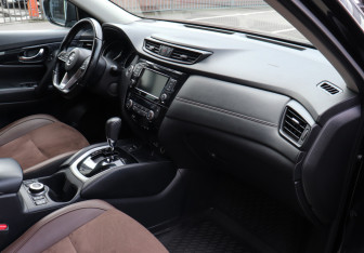 Подержанный автомобиль Nissan X-Trail 2021 года (8 фото)