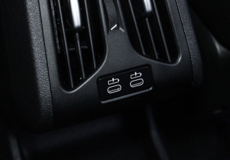 Подержанный автомобиль BMW X1 2022 года (21 фото)