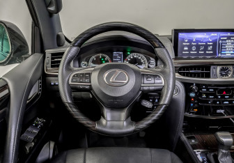 Подержанный автомобиль Lexus LX 2020 года (22 фото)
