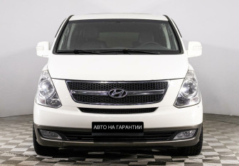 Подержанный автомобиль Hyundai Grand Starex 2012 года (2 фото)