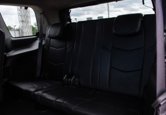 Подержанный автомобиль Cadillac Escalade Suv 2016 года (14 фото)