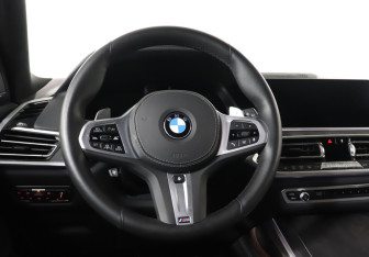 Подержанный автомобиль BMW X7 2020 года (18 фото)