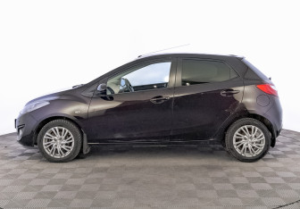 Подержанный автомобиль Mazda 2 Hatchback 2012 года (8 фото)