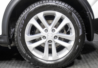 Подержанный автомобиль Nissan Juke 2012 года (23 фото)