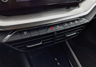 Подержанный автомобиль Skoda Octavia Liftback 2021 года (21 фото)