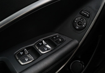 Подержанный автомобиль Hyundai Santa Fe 2017 года (21 фото)