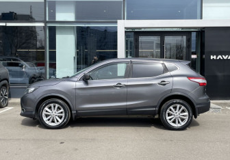 Подержанный автомобиль Nissan Qashqai 2016 года (8 фото)