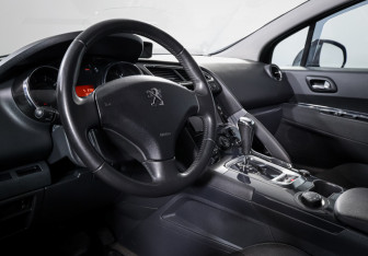 Подержанный автомобиль Peugeot 3008 2016 года (14 фото)