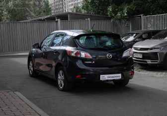 Подержанный автомобиль Mazda 3 Hatchback 2011 года (6 фото)