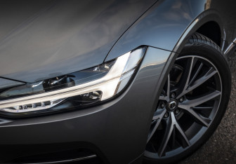 Подержанный автомобиль Volvo S90 2020 года (2 фото)
