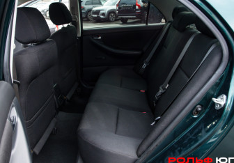 Подержанный автомобиль Toyota Corolla Sedan 2006 года (8 фото)