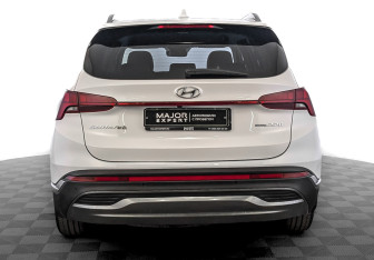 Подержанный автомобиль Hyundai Santa Fe 2021 года (6 фото)