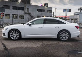 Подержанный автомобиль Audi A6 Sedan 2019 года (8 фото)