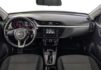 Подержанный автомобиль Kia Rio Hatchback 2021 года (13 фото)