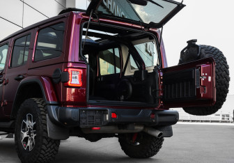 Подержанный автомобиль Jeep Wrangler 2020 года (8 фото)