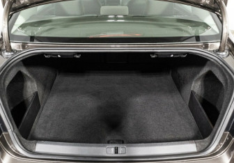 Подержанный автомобиль Volkswagen Passat Sedan 2011 года (12 фото)