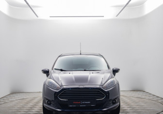 Подержанный автомобиль Ford Fiesta Sedan 2015 года (2 фото)