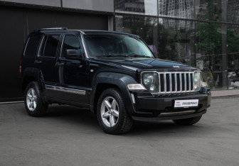 Подержанный автомобиль Jeep Cherokee 2011 года (3 фото)