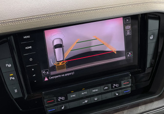 Подержанный автомобиль Volkswagen Touareg 2018 года (17 фото)