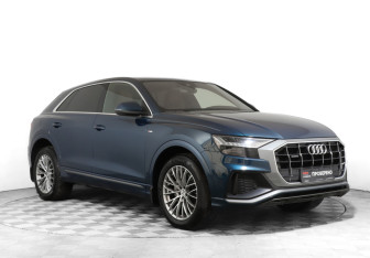 Подержанный автомобиль Audi Q8 2021 года (3 фото)