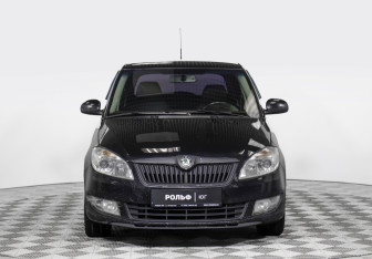 Подержанный автомобиль Skoda Fabia Hatchback 2010 года (2 фото)