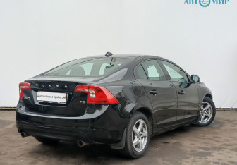 Подержанный автомобиль Volvo S60 2016 года (5 фото)